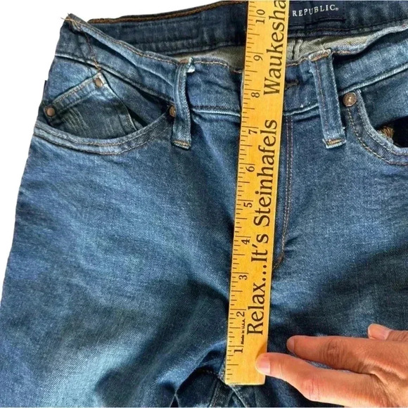 Rock & Republic Kasandra Bootcut Jeans Sz 8M Dark Wash Blue Distressed Studded - Picture 7 of 16